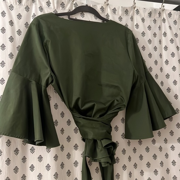Alexis Kiera Poplin Wrap Top. Olive/Army. Size Large. Intermix - Picture 5 of 13